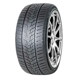 TRACMAX 215/45 R18 X-PRIVILO S-330 93V